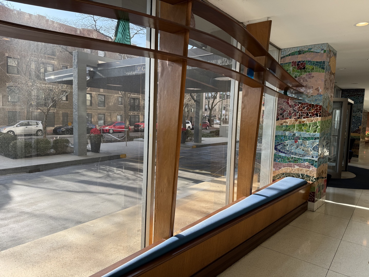 6301 North Sheridan Road, Unit 24C Chicago, IL 60660 - Photo 26 of 27 a view of swimming pool with a couches in patio