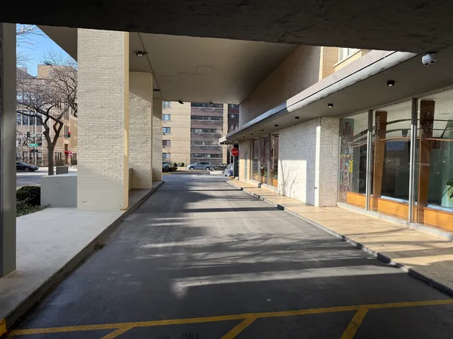 $146,900 | 6301 North Sheridan Road, Unit 24C, Chicago, IL 60660