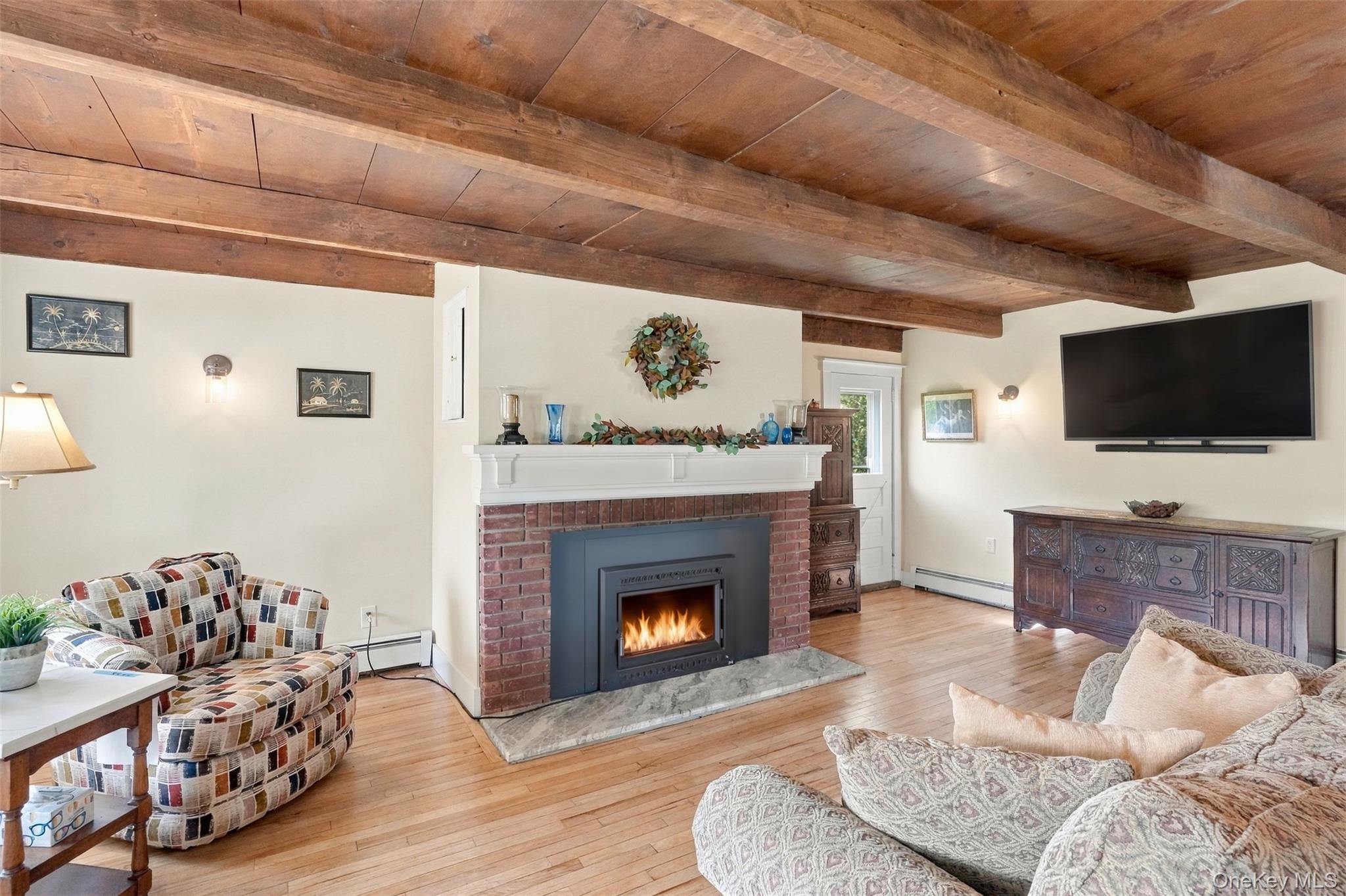 4 Low Road Wallkill, NY 12589 - Photo 14 of 49 Cozy up in this homey living room