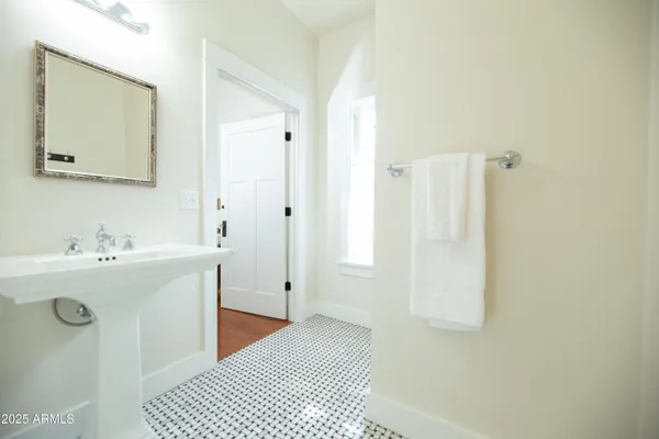 $6,000 | 69 West Lynwood Street, Phoenix, AZ 85004