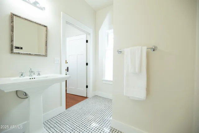 $6,850 | 69 West Lynwood Street, Phoenix, AZ 85004