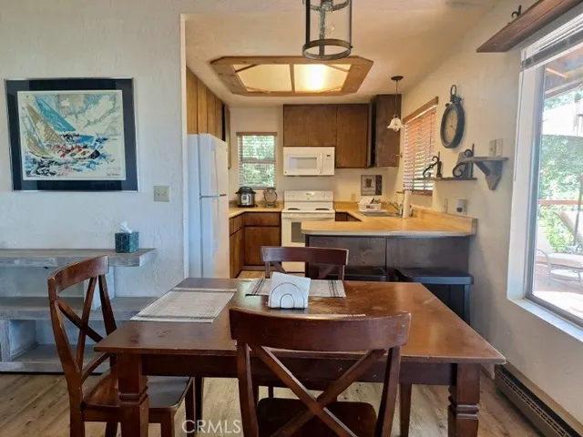 $1,900 | 11664 Lakeview Drive, Clearlake Oaks, CA 95423