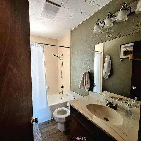 $1,900 | 11664 Lakeview Drive, Clearlake Oaks, CA 95423