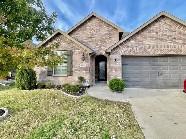 $2,350 | 1809 Whistler Drive, Little Elm, TX 75068