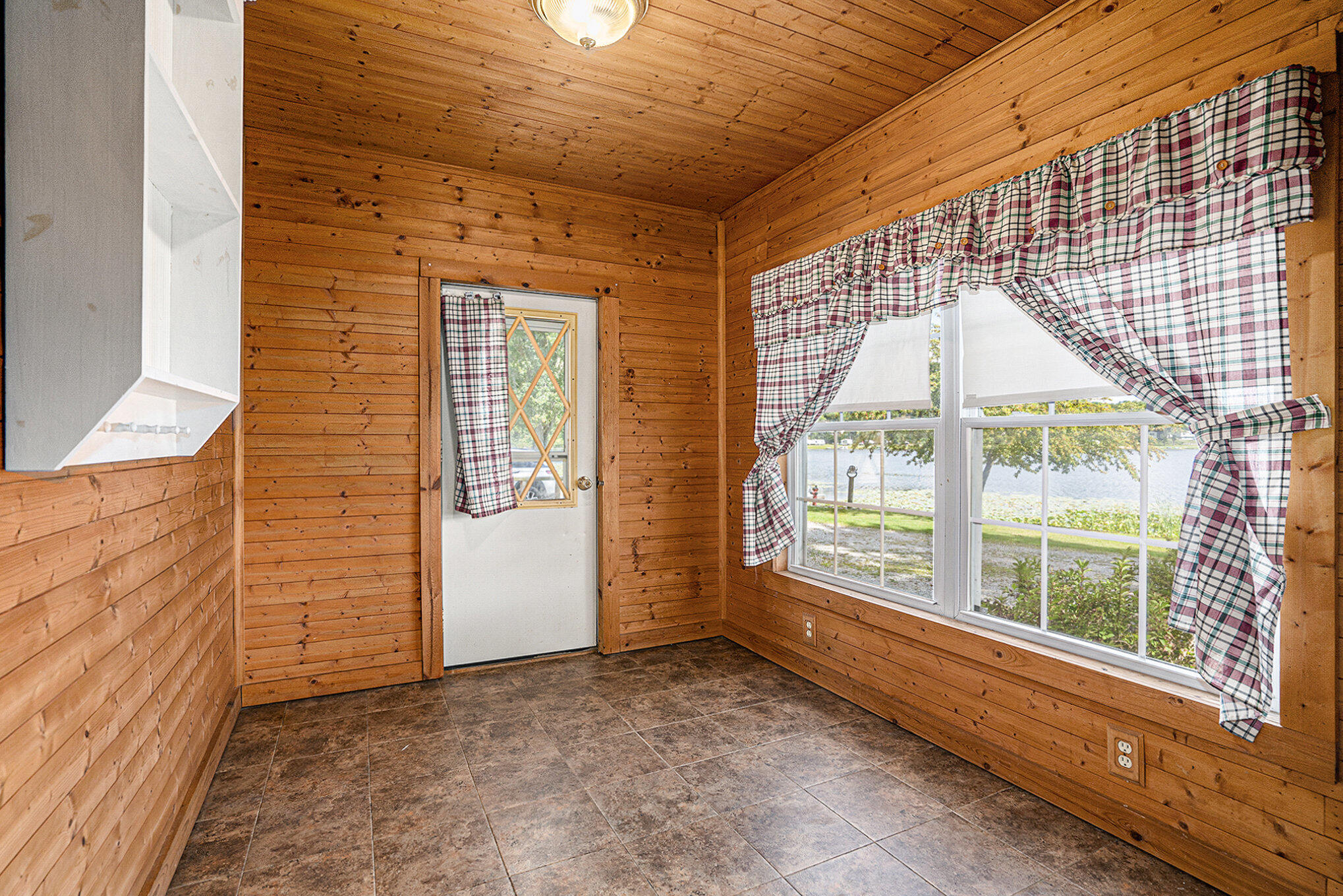 68435 Sweet Lake Road Sturgis, MI 49091 - Photo 4 of 29 Mud Room