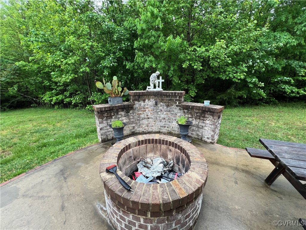 132 Forest View Road Cumberland, VA 23040 - Photo 10 of 31 View of patio
