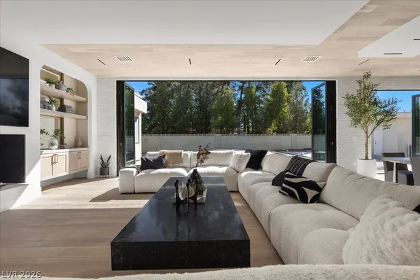 $25,000 | 2401 Driftwood Drive, Las Vegas, NV 89107