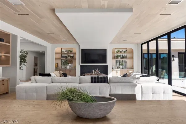 $25,000 | 2401 Driftwood Drive, Las Vegas, NV 89107