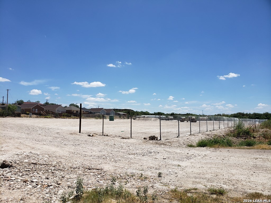 1157 State Loop 480, Unit 2 Eagle Pass, TX 78852 - Photo 7 of 23