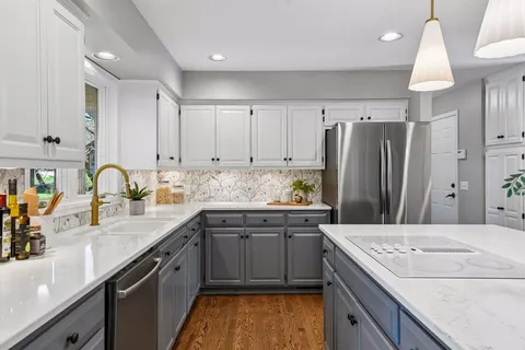 $875,000 | 3015 Olive Lane North, Plymouth, MN 55447