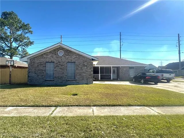 $159,900 | 1300 Cambridge Drive, Laplace, LA 70068
