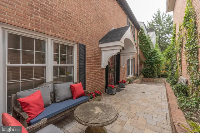 $1,975,000 | 530 F St Terrace Southeast, Washington, DC 20003