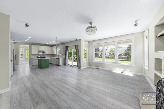 $3,500 | 2612 Lundquist Drive, Aurora, IL 60503