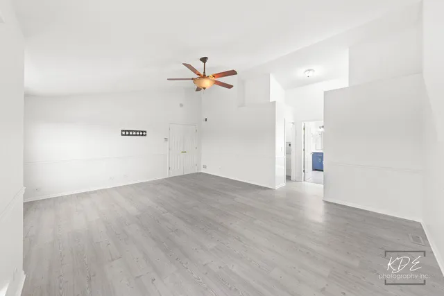 $3,500 | 2612 Lundquist Drive, Aurora, IL 60503