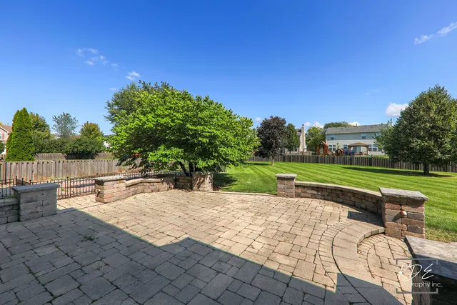 $3,500 | 2612 Lundquist Drive, Aurora, IL 60503