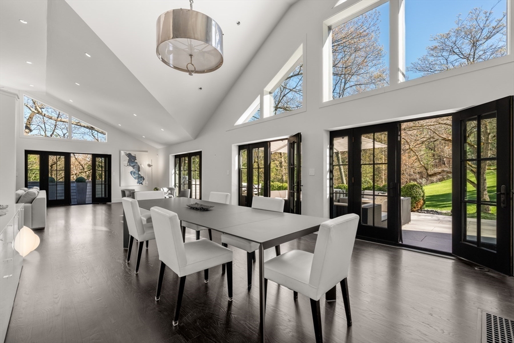 44 Meadowbrook Road Weston, MA 02493 - Photo 8 of 42 Gallery Image 8