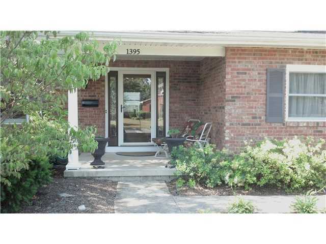 1395 Windham Road Columbus, OH 43220 - Photo 2 of 22 Gallery Image 2