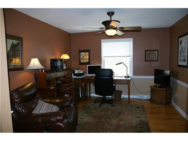 1395 Windham Road Columbus, OH 43220 - Photo 7 of 22 Gallery Image 7