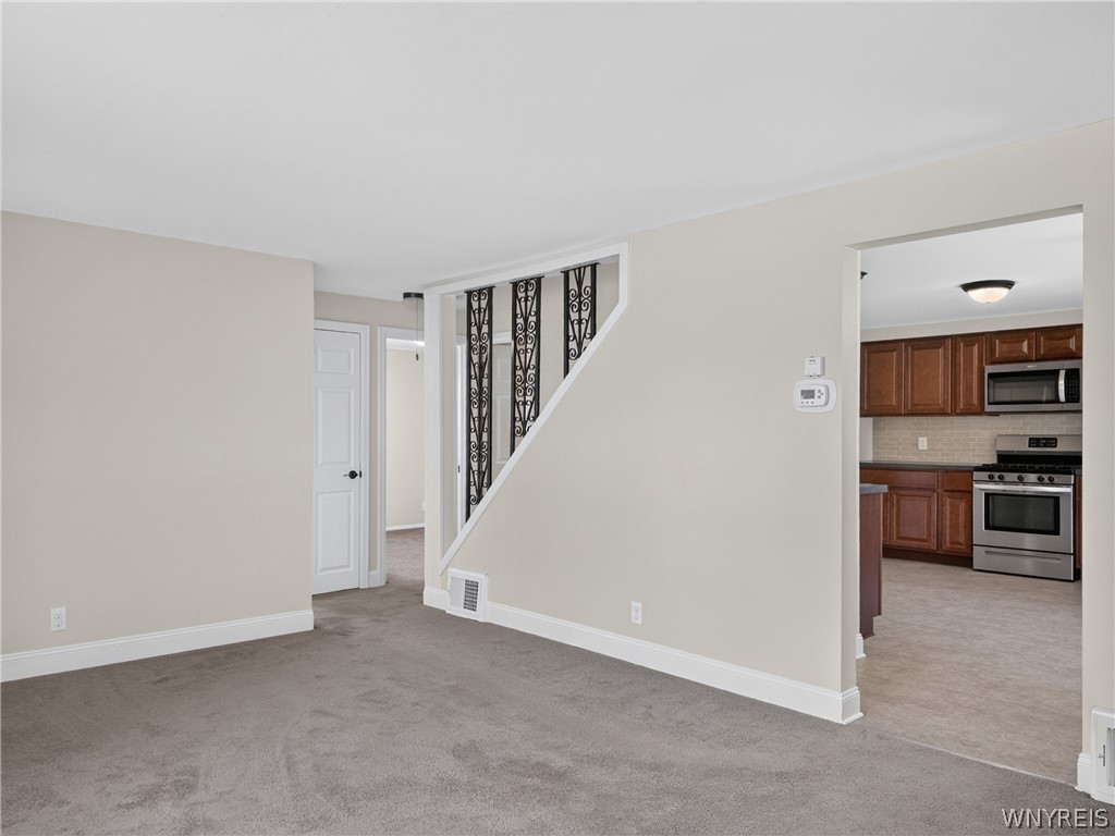 831 Beach Road Cheektowaga, NY 14225 - Photo 27 of 46