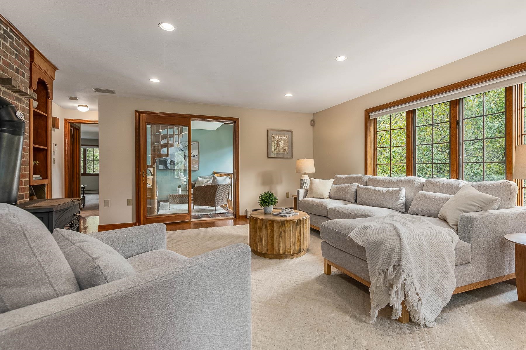 332 Newington Road Newington, NH 03801 - Photo 3 of 58 Gallery Image 3