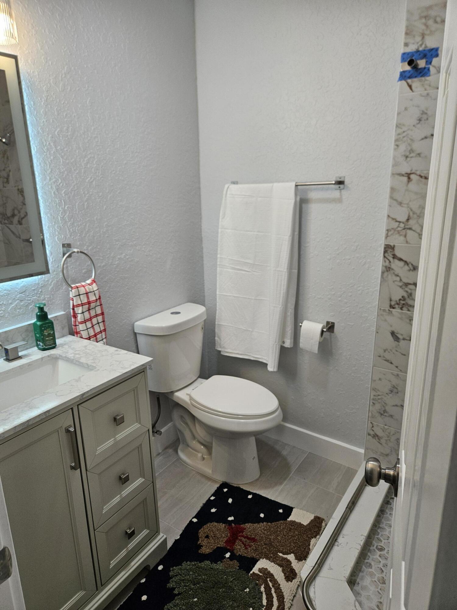 2010 Northeast 33rd Street Lighthouse Point, FL 33064 - Photo 16 of 22 20251213_140859