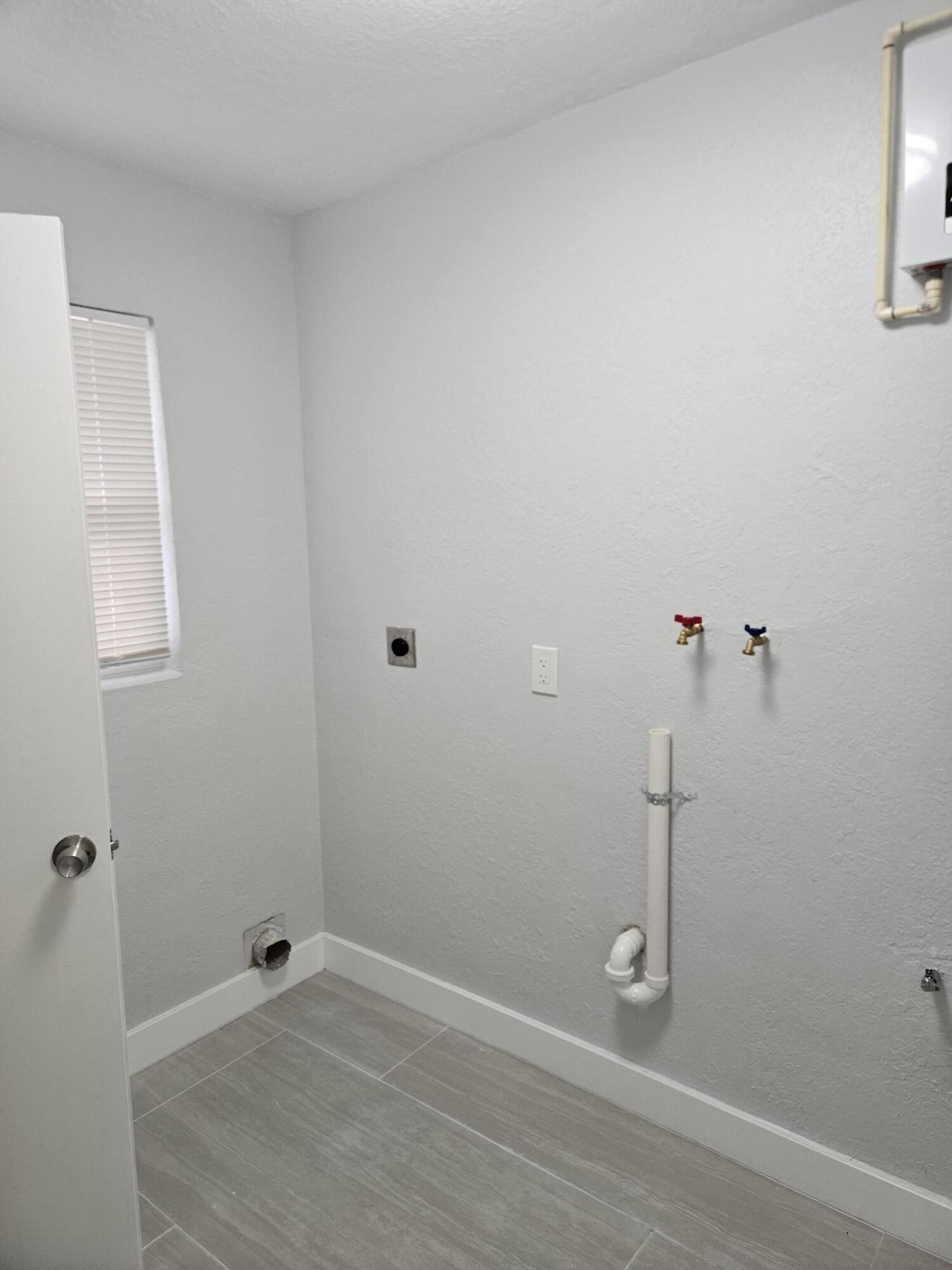 2010 Northeast 33rd Street Lighthouse Point, FL 33064 - Photo 18 of 22 20251213_140200