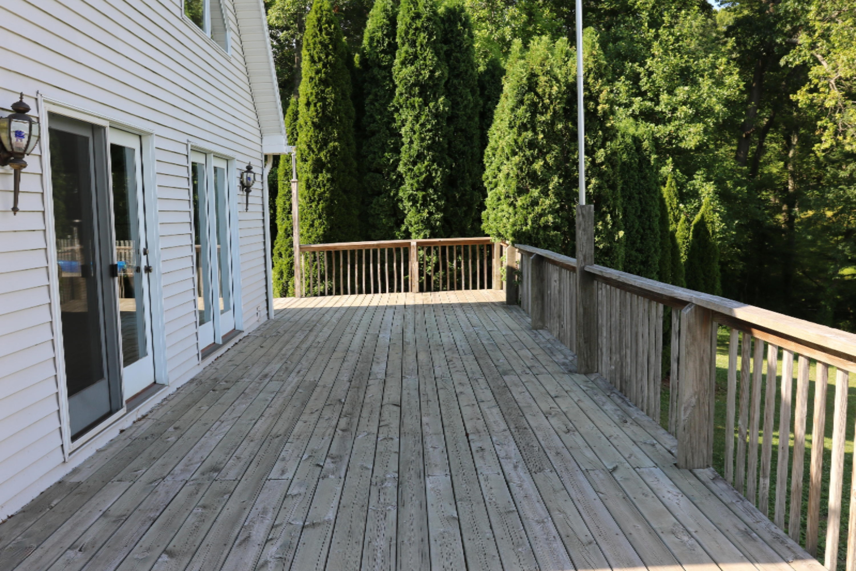 68918 Territorial Road Watervliet, MI 49098 - Photo 7 of 19 Front to back deck