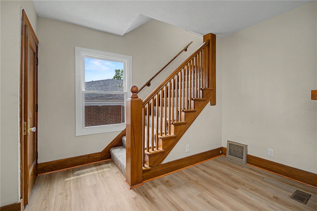 2041 Mayfair Road Dayton, OH 45405 - Photo 7 of 41