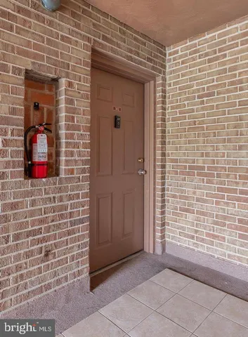 $2,100 | 4709 Tecumseh Street, Unit 302, College Park, MD 20740