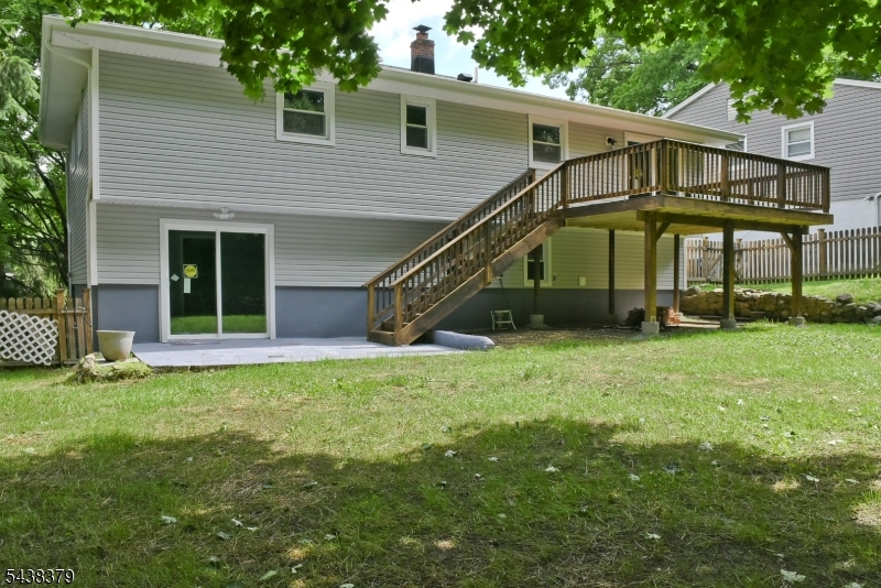 504 Edith Road Landing, NJ 07850 - Photo 3 of 18