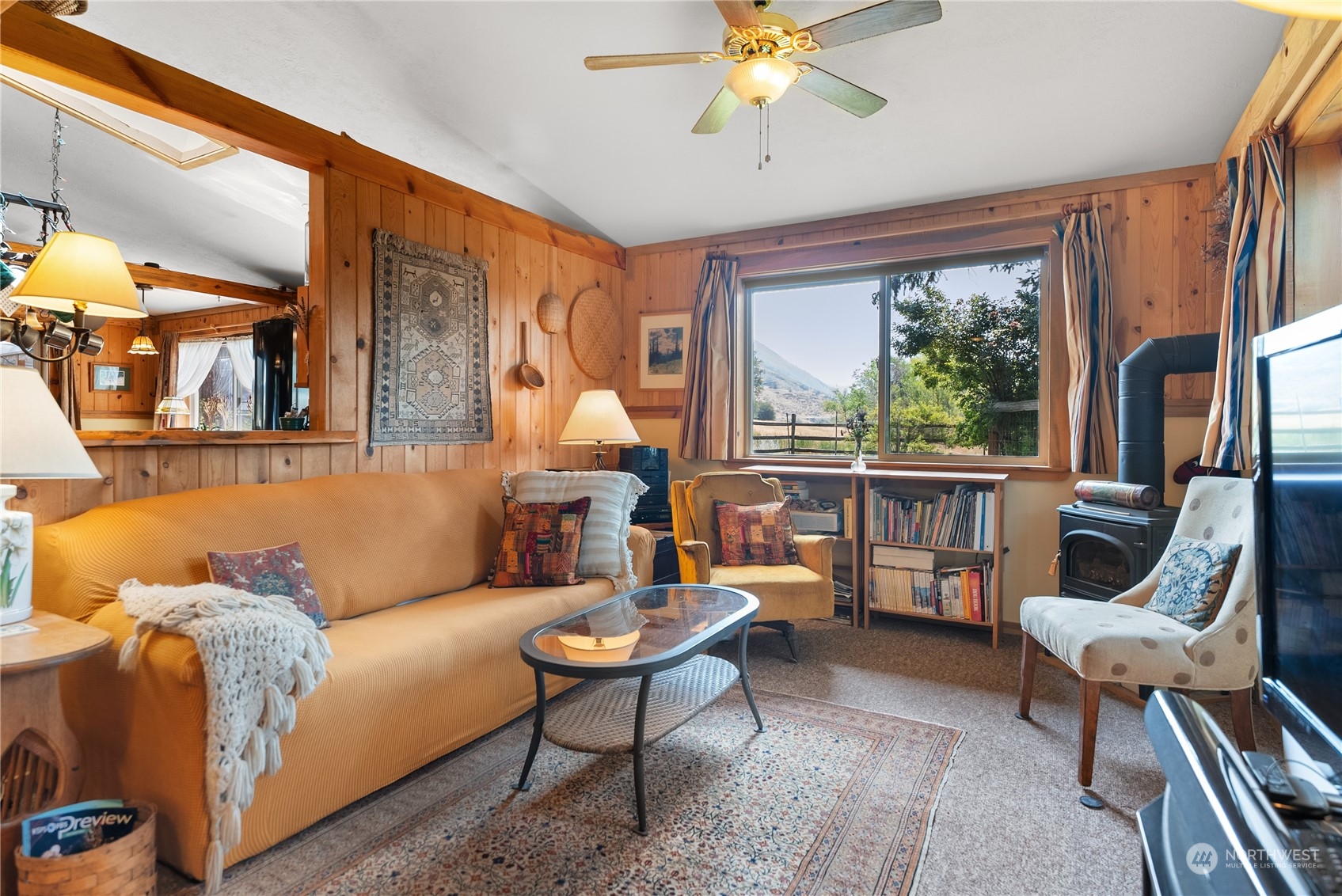 822 Main Street Winthrop, WA 98862 - Photo 9 of 40