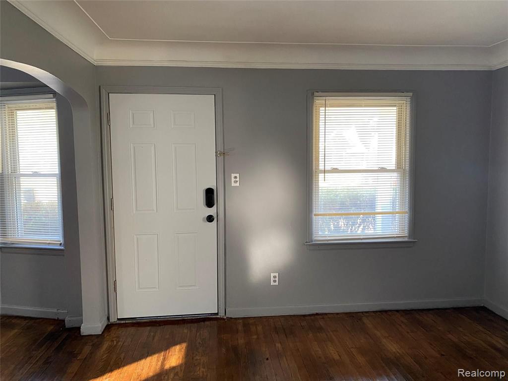9986 Evergreen Road Detroit, MI 48228 - Photo 2 of 23