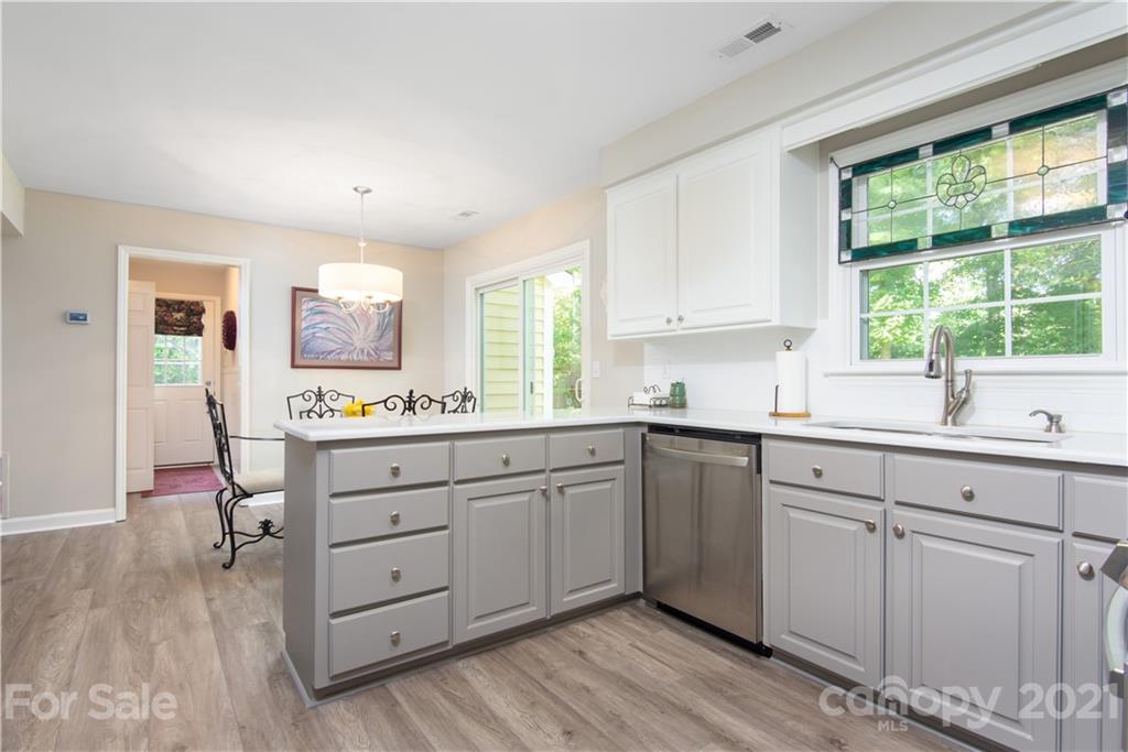 6824 Porterfield Road Charlotte, NC 28226 - Photo 5 of 48 Gallery Image 5