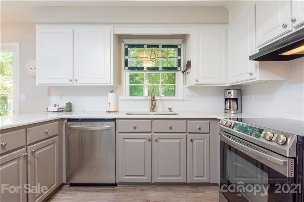6824 Porterfield Road Charlotte, NC 28226 - Photo 8 of 48 Gallery Image 8