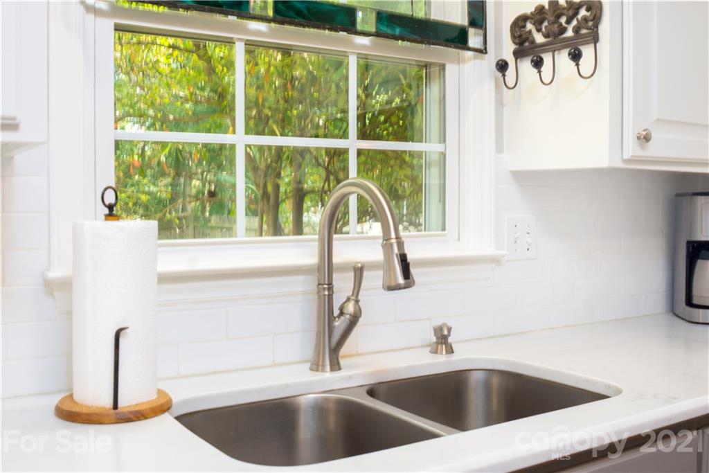 6824 Porterfield Road Charlotte, NC 28226 - Photo 9 of 48 Gallery Image 9