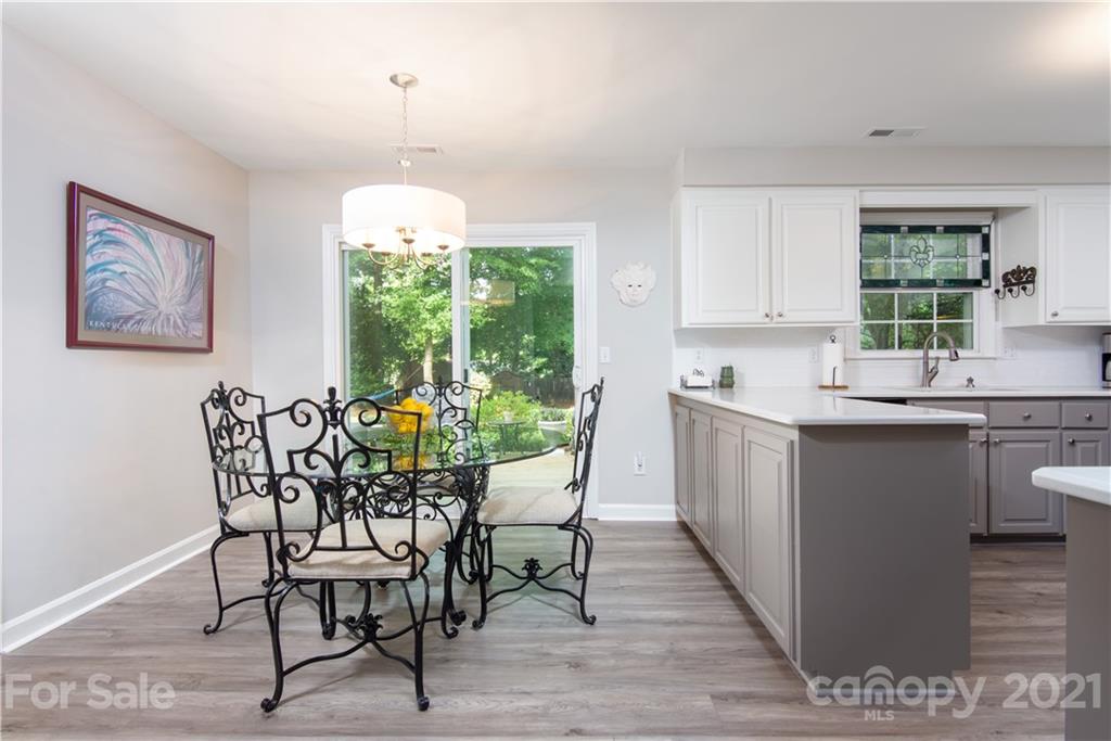 6824 Porterfield Road Charlotte, NC 28226 - Photo 10 of 48 Gallery Image 10