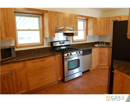 34 Highview Road East Brunswick, NJ 08816 - Photo 2 of 10 Gallery Image 2