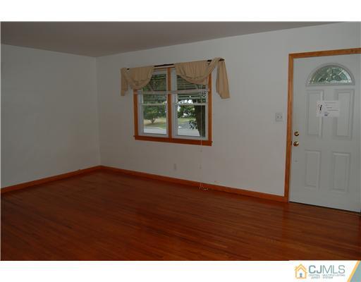 34 Highview Road East Brunswick, NJ 08816 - Photo 4 of 10 Gallery Image 4