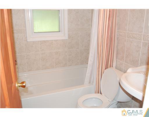 34 Highview Road East Brunswick, NJ 08816 - Photo 5 of 10 Gallery Image 5