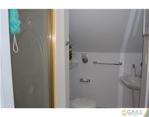 34 Highview Road East Brunswick, NJ 08816 - Photo 7 of 10 Gallery Image 7