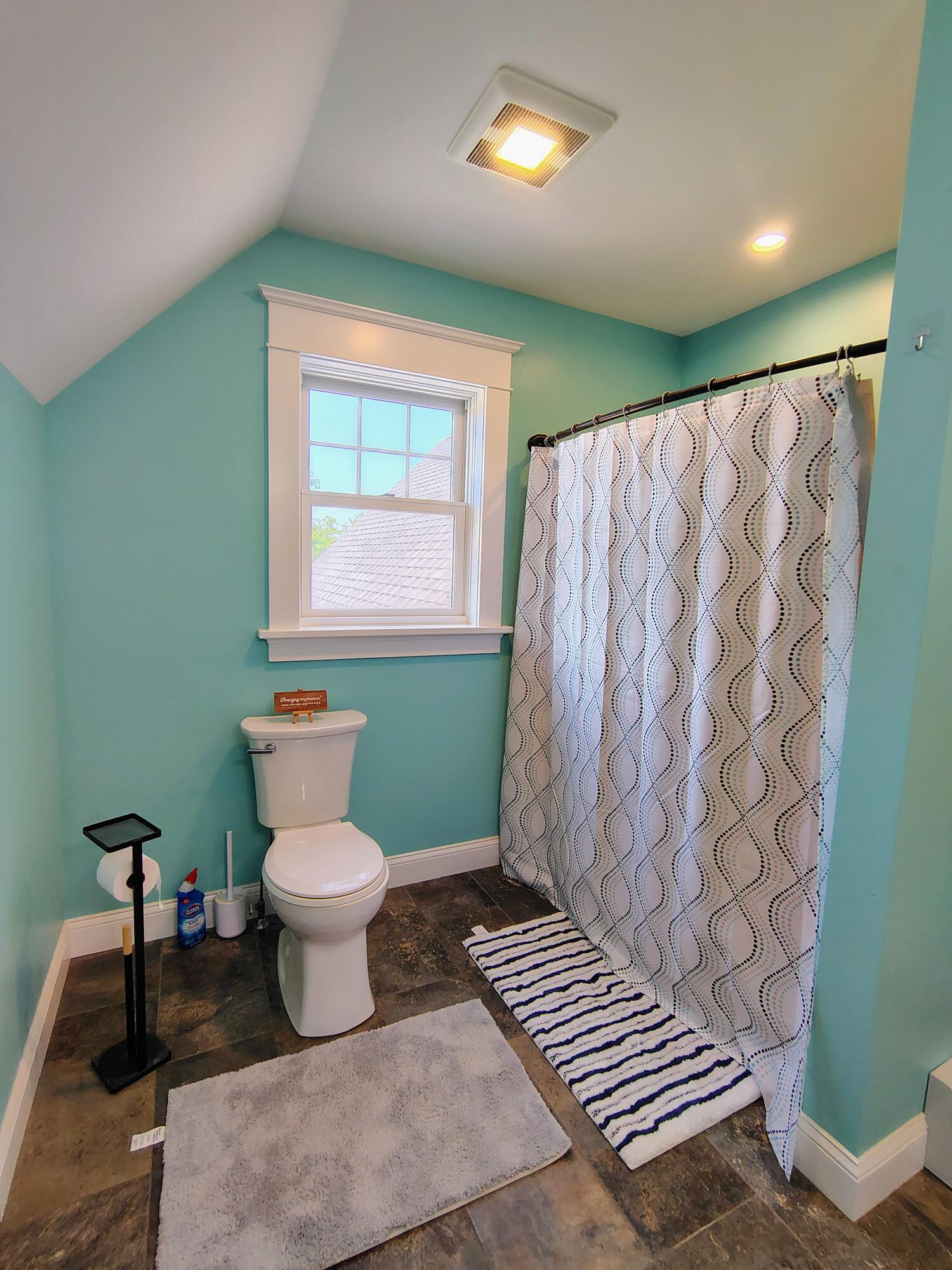 6 Red Barn Road Damariscotta, ME 04543 - Photo 17 of 40 2nd floor full bathroom