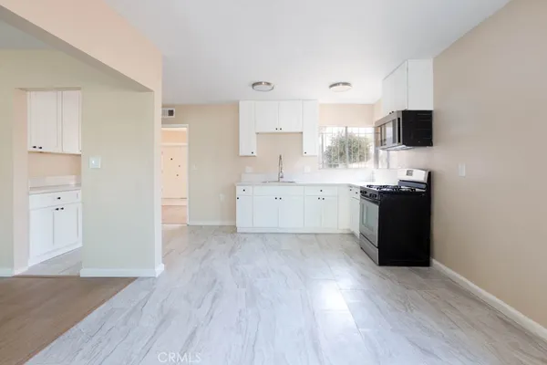 $3,250 | 3711 West 110th Street, Inglewood, CA 90303