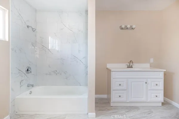 $3,250 | 3711 West 110th Street, Inglewood, CA 90303