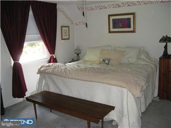 2615 Oriole Road Broomall, PA 19008 - Photo 6 of 12 Bedroom - Main