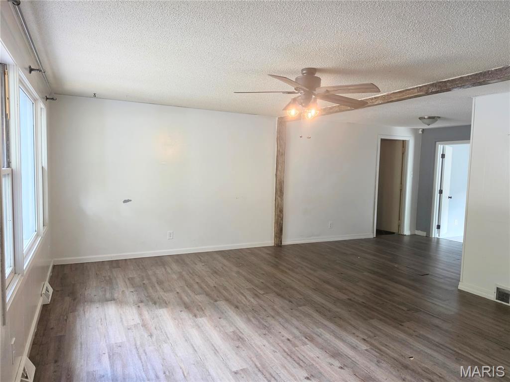 661 Parkside Street Hillsboro, IL 62049 - Photo 6 of 21 Gallery Image 6