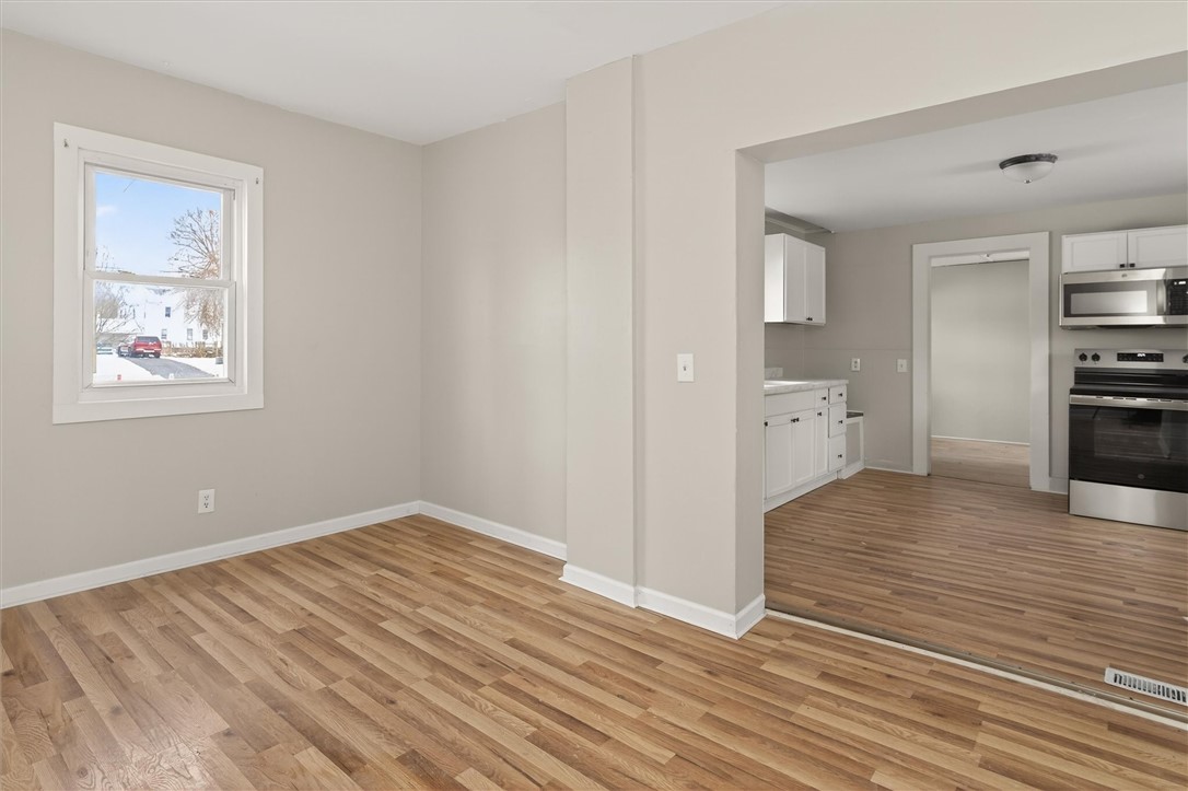 127 Conkey Avenue Rochester, NY 14621 - Photo 6 of 31