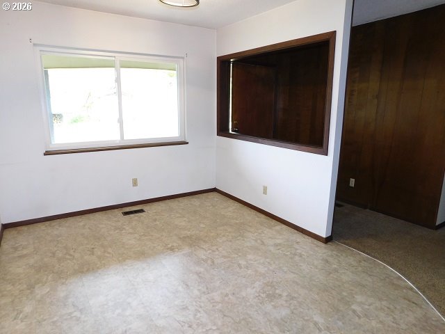 19512 Biggs Road Vernonia, OR 97064 - Photo 9 of 38 Dining Room