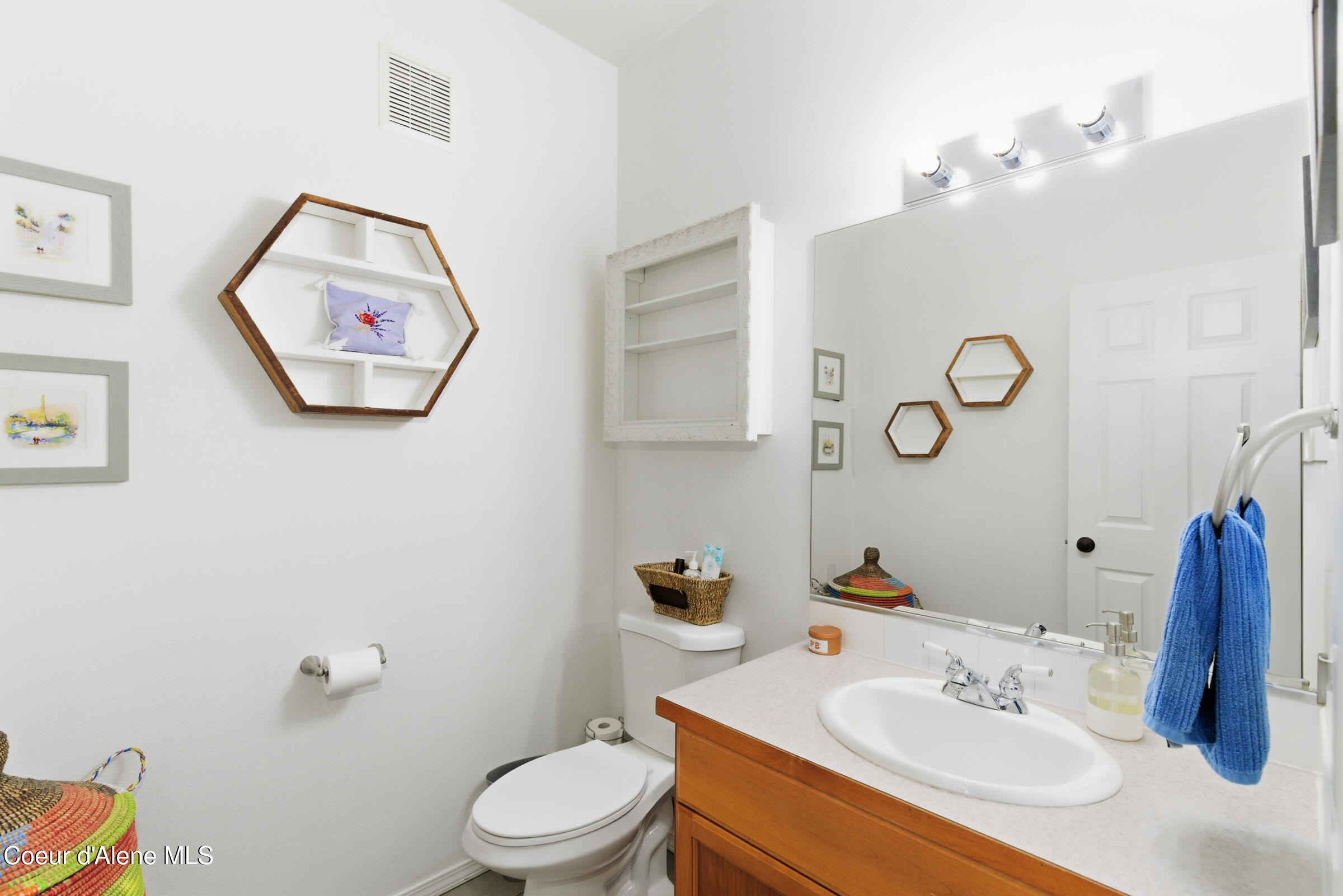 5487 North Martha Loop Coeur D'Alene, ID 83815 - Photo 15 of 37 1/2 BATH