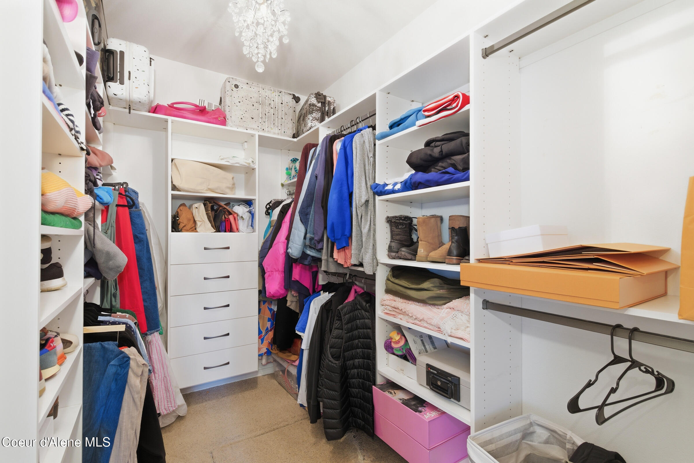 5487 North Martha Loop Coeur D'Alene, ID 83815 - Photo 20 of 37 WALK IN CLOSET