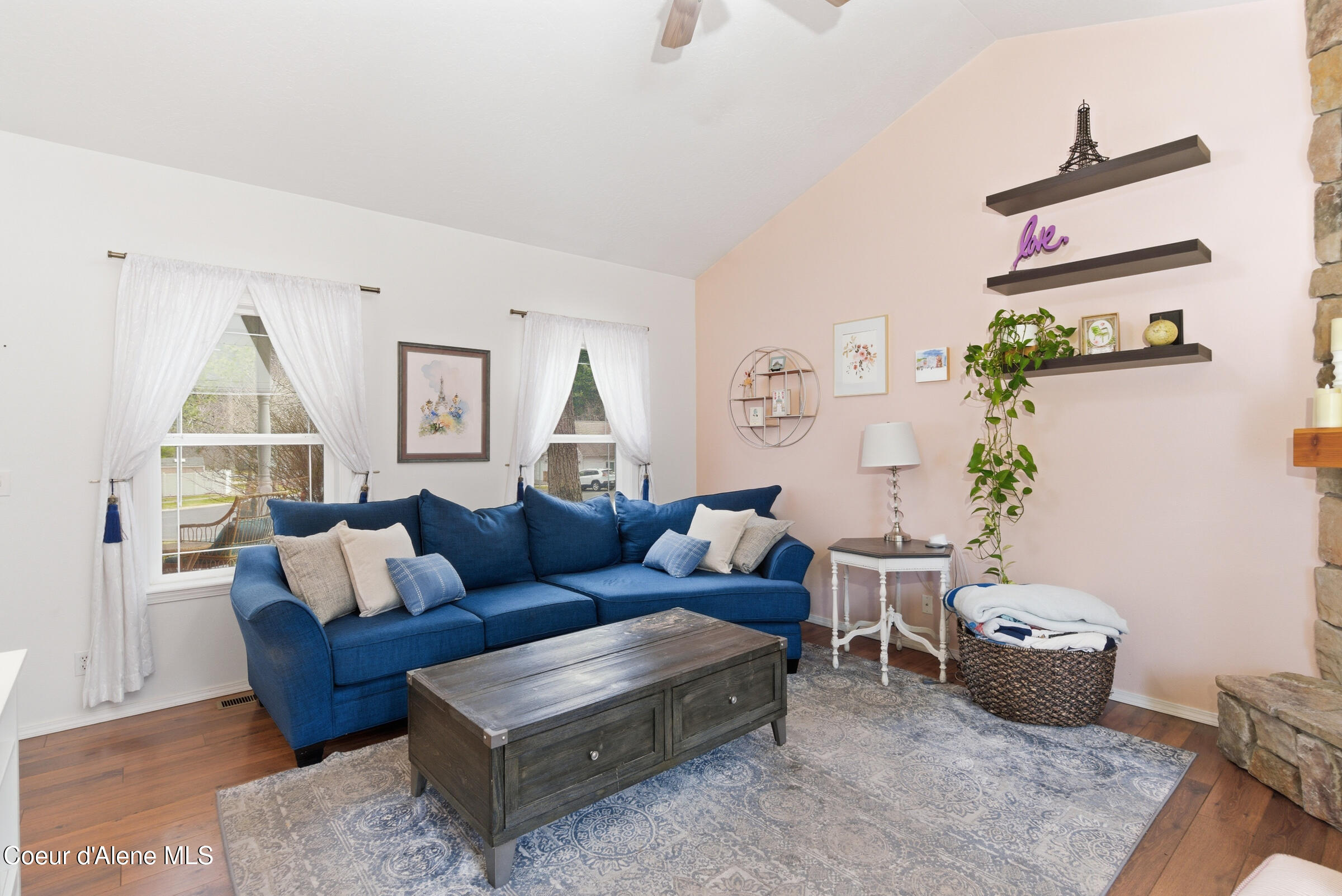 5487 North Martha Loop Coeur D'Alene, ID 83815 - Photo 8 of 37 LIVING ROOM